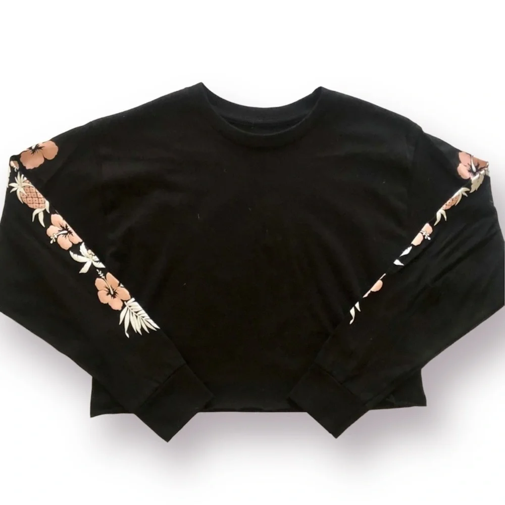 Urban Outfitters Black Long Sleeve Crop Top Hibiscus Sleeve Tropical - Picture 5 of 5